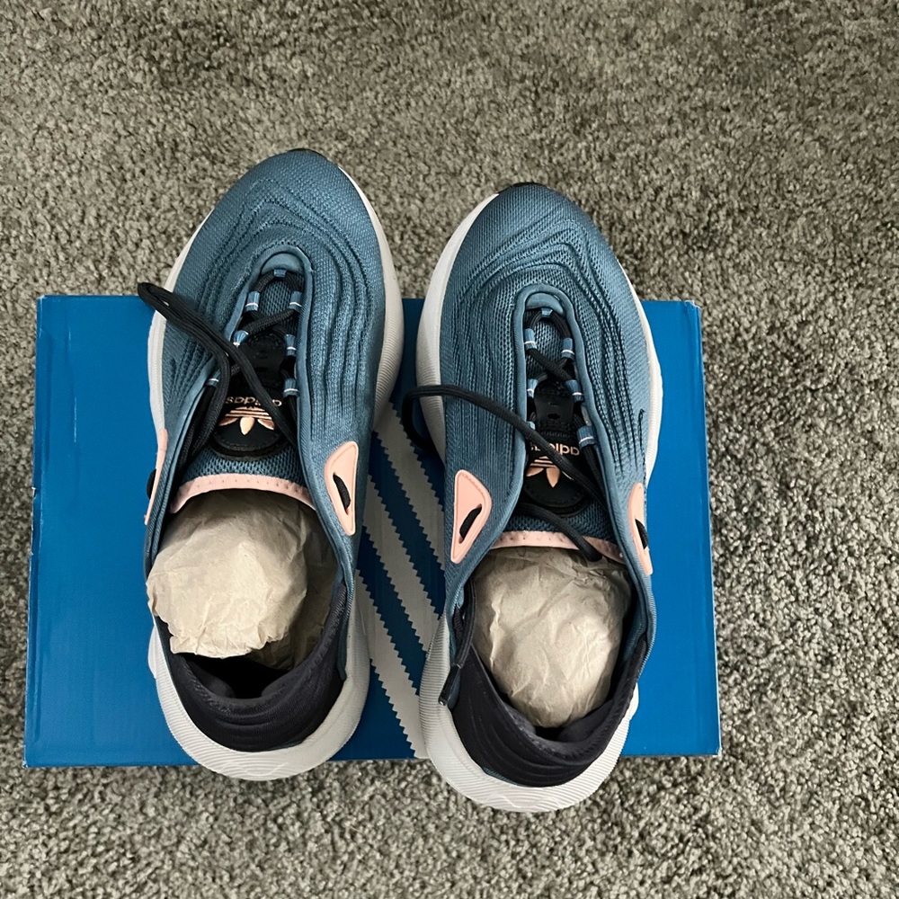 Adidas Women’s size 9